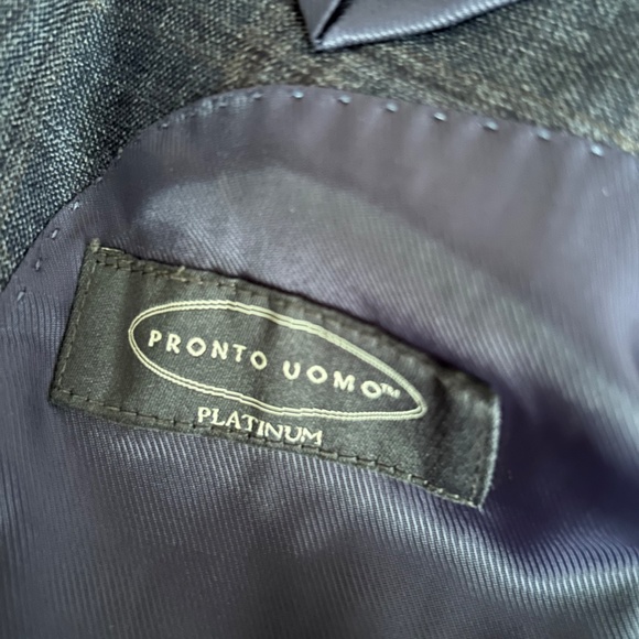 Pronto Uomu Platinum Blue Plaid 2 Button Sport Blazer, Size 44R - Picture 12 of 12